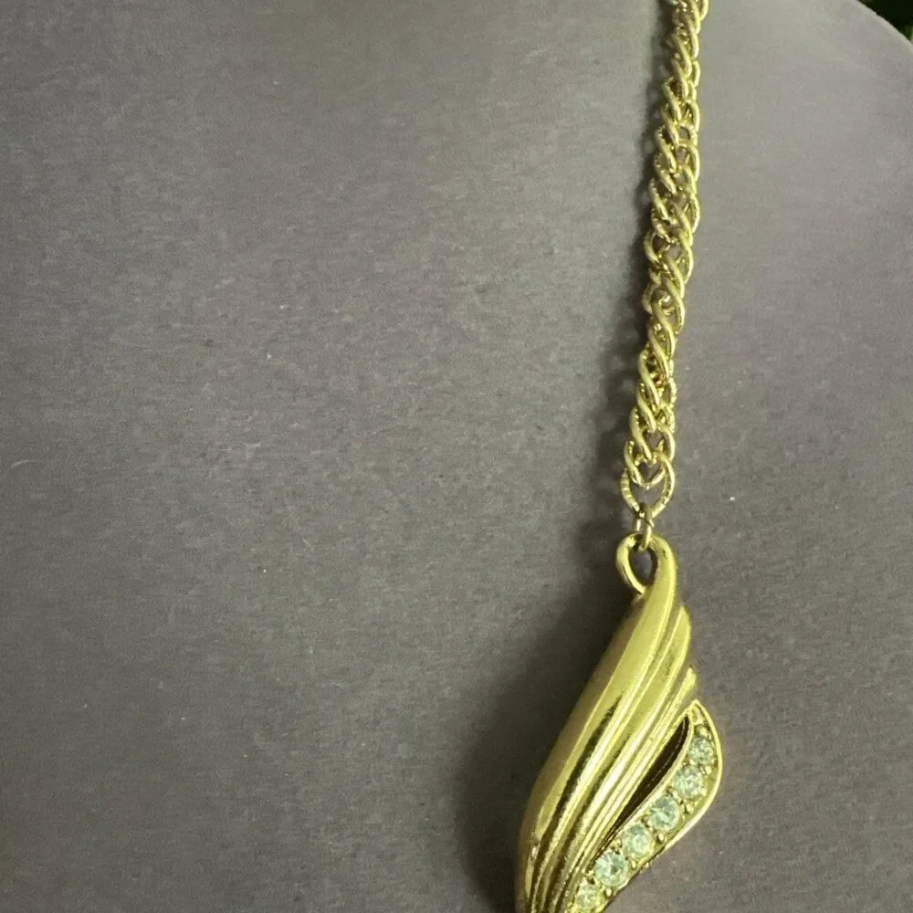 Avon Undeniable Necklace Clear Crystal 1993 Vintage With Box